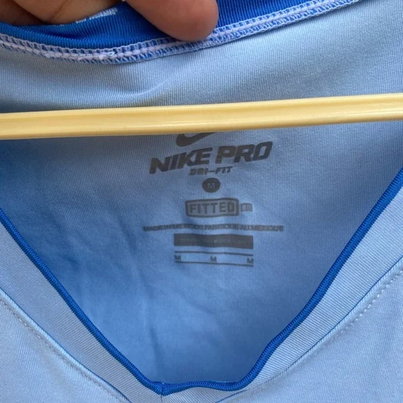 Nike Pro Dri Fit Women’s Size Medium Blue Fitted Workout VNeck Tee - Picture 6 of 7